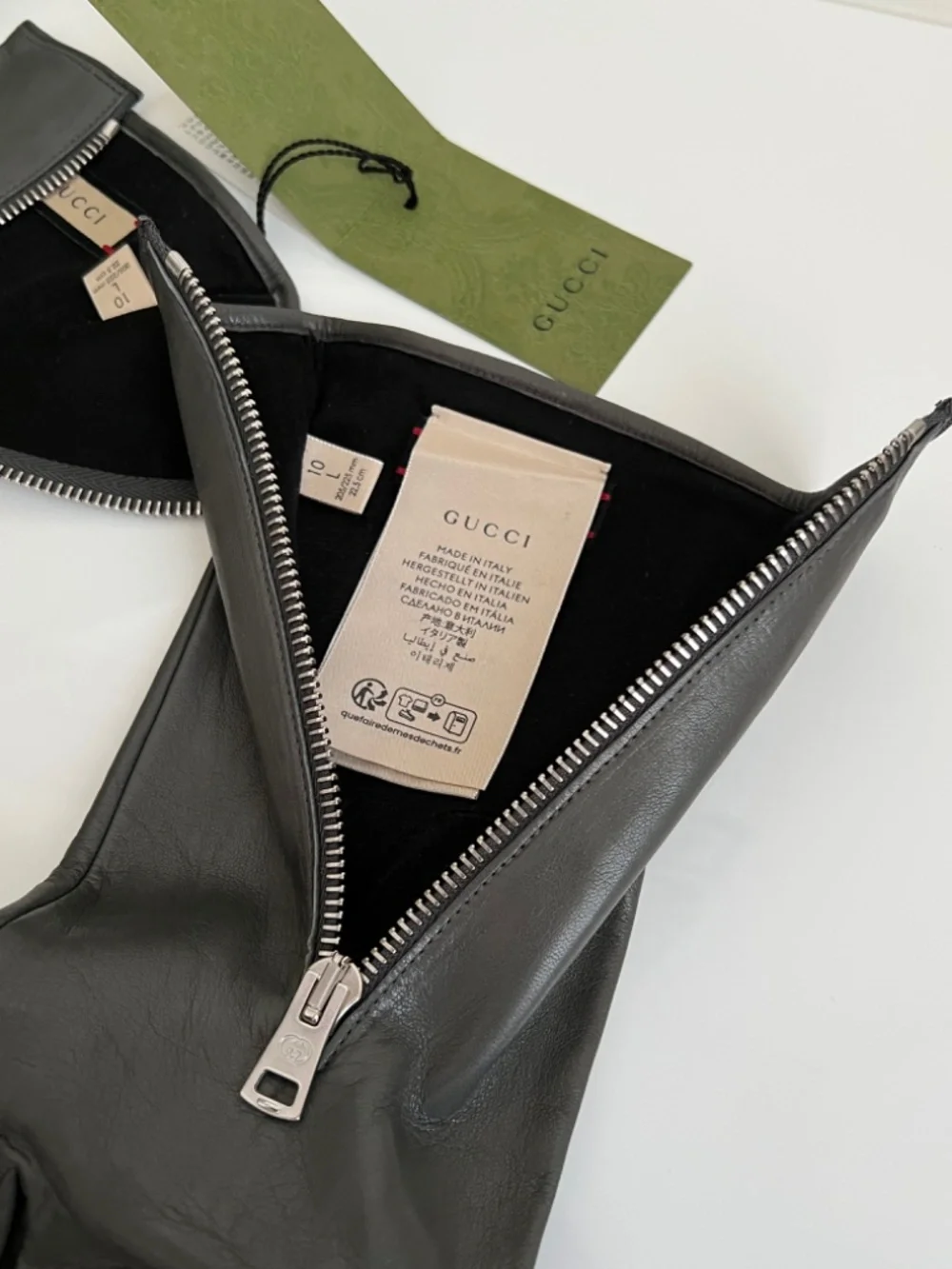 Gucci Lambskin Leather Gloves with Zipper Size L Silk Lining $900 Retail Unisex